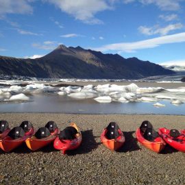 Kayak glacier Jokulsarlon